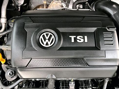 Used 2017 Volkswagen GTI Autobahn image 32