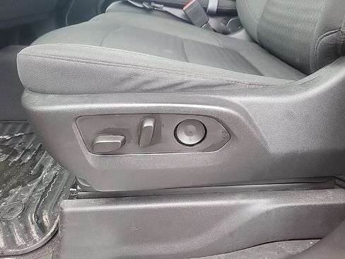 Used 2022 Chevrolet Silverado 1500 LT image 23