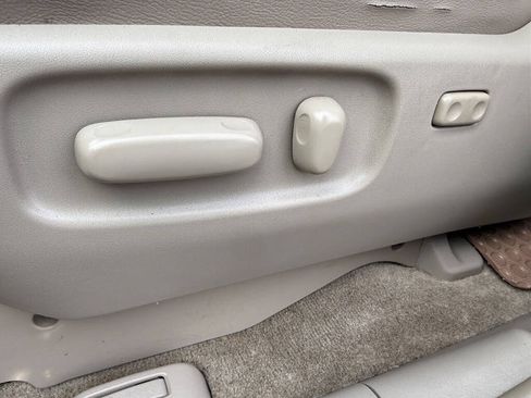 Used 2007 Toyota Sienna XLE image 18