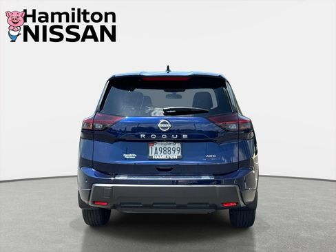 Certified 2026 Nissan Rogue SV AWD/4WD image 3
