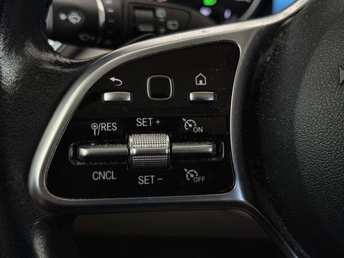 Used 2021 Mercedes-Benz GLC 300 image 26