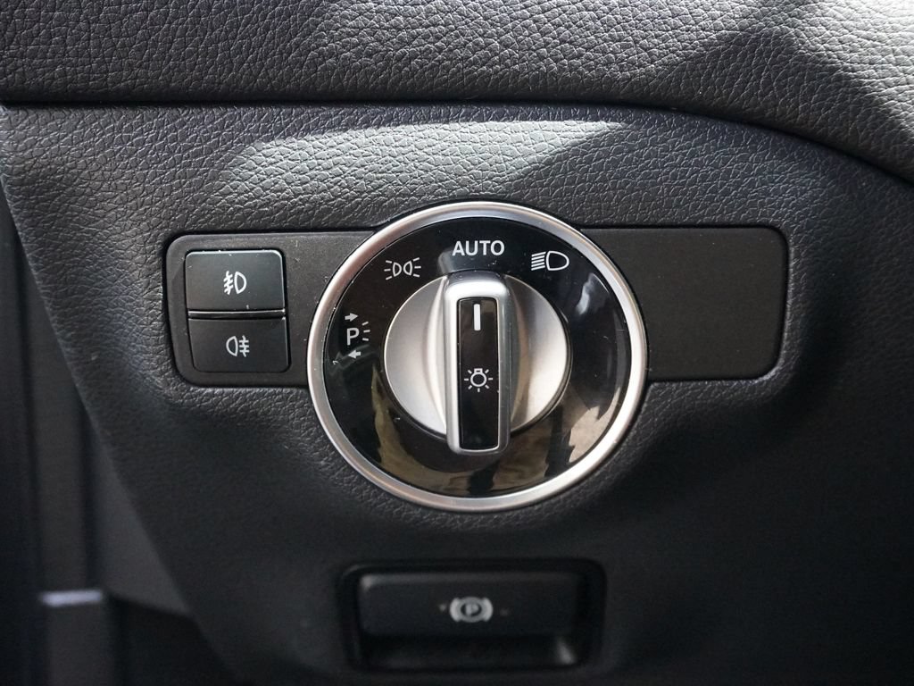Used 2017 Mercedes-Benz GLA 250 4MATIC image 37