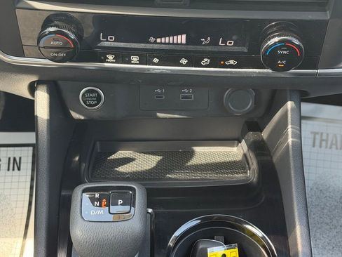 Used 2023 Nissan Rogue SV image 24