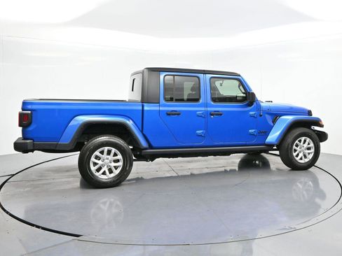 Used 2023 Jeep Gladiator Sport AWD/4WD image 8