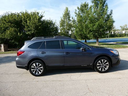 Used 2016 Subaru Outback 2.5i Limited AWD/4WD image 4