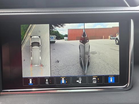 Used 2022 GMC Yukon Denali image 32