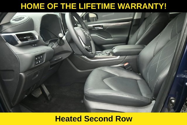 Used 2025 Toyota Highlander Platinum AWD/4WD image 14
