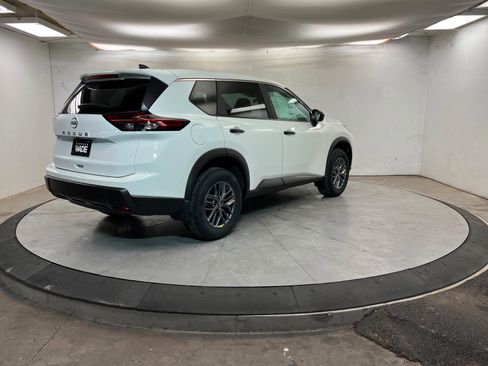 New 2026 Nissan Rogue S image 5