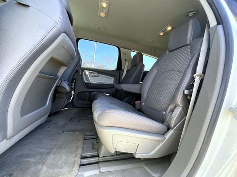 Used 2011 Chevrolet Traverse LT w/ Personal Connectivity Package image 22