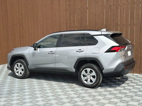 Used 2021 Toyota RAV4 LE image 13