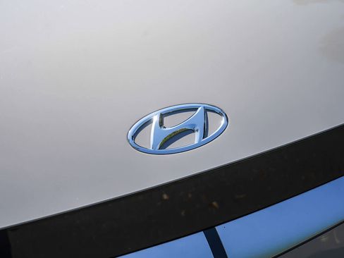 Used 2024 Hyundai Ioniq 5 SE RWD image 11