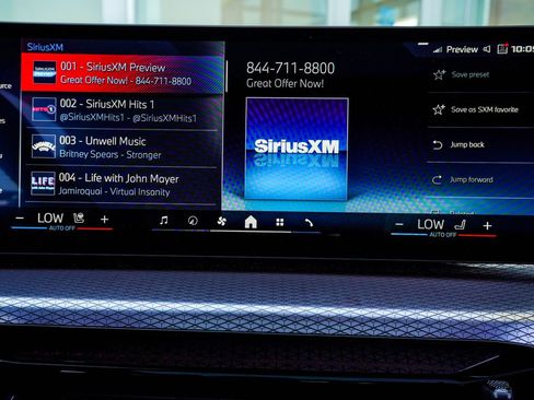 Used 2025 BMW M440i Coupe w/ Premium Package image 27