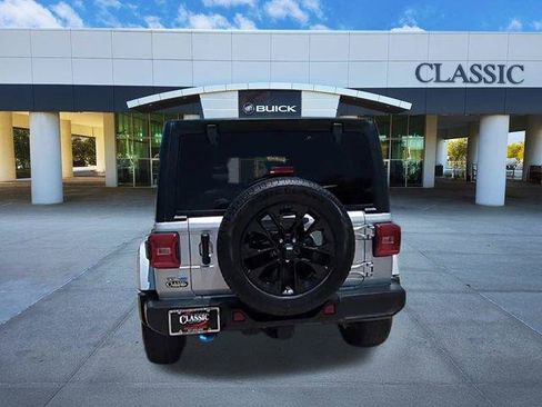 Used 2023 Jeep Wrangler Unlimited Sahara AWD/4WD image 7