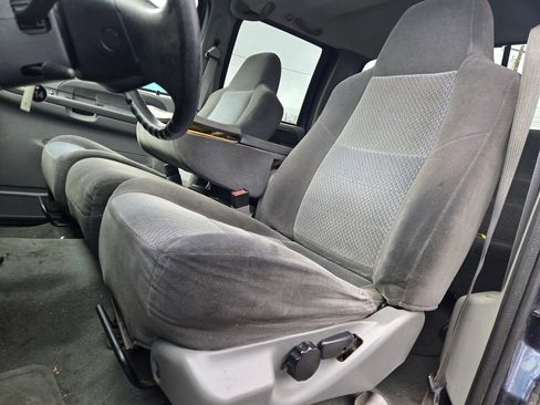 Used 2002 Ford F250 XL image 10