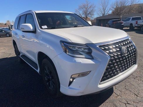 Used 2020 Lexus GX 460 Premium w/ Premium Package image 2