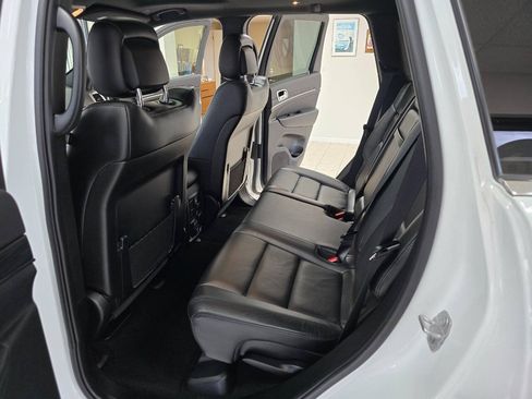 Used 2021 Jeep Grand Cherokee Limited w/ Premium Lighting Group AWD/4WD image 16