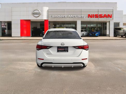 Used 2025 Nissan Sentra S image 4