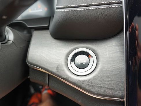 Used 2024 Jeep Grand Cherokee Overland w/ Advanced Protech Group III image 35