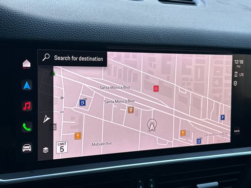 Used 2022 Porsche Cayenne Platinum Edition image 22