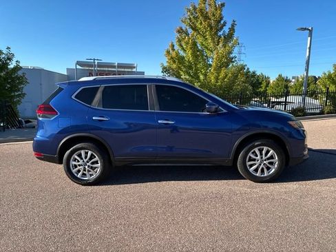 Used 2018 Nissan Rogue SV AWD/4WD image 8