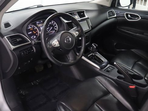 Used 2019 Nissan Sentra SR w/ Premium Package (SR) image 14