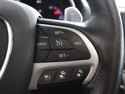 Used 2014 Jeep Grand Cherokee SRT8 w/ Luxury Group II AWD/4WD image 18