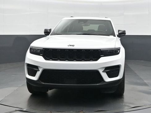 New 2025 Jeep Grand Cherokee Altitude AWD/4WD image 5