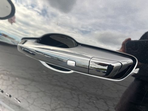 Used 2025 Chevrolet Equinox RS image 17