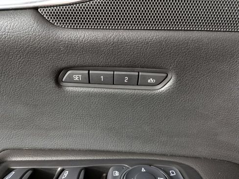 Used 2017 Cadillac XT5 Luxury w/ Driver Awareness Package FWD image 10