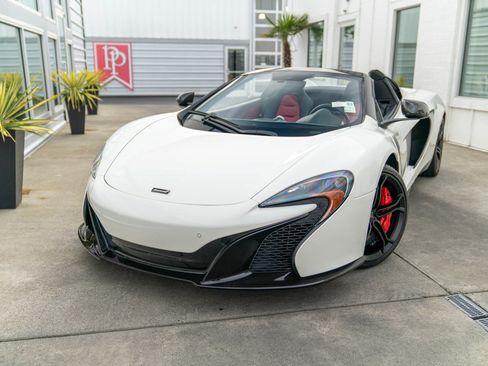 Used 2016 McLaren 650S Spider RWD image 3