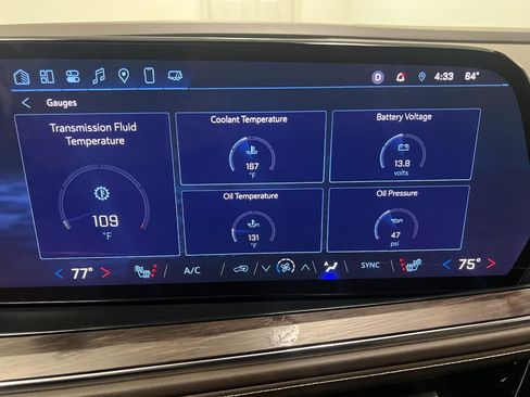 Used 2025 Chevrolet Suburban LT image 56