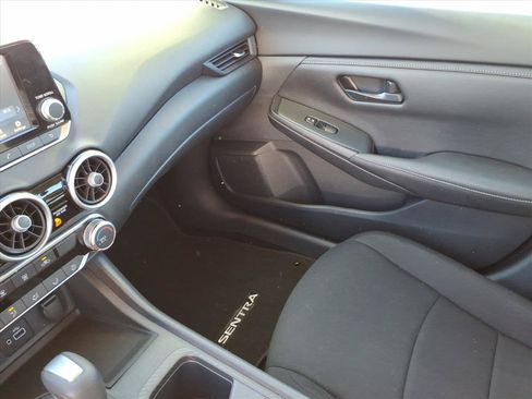 Used 2025 Nissan Sentra S FWD image 35