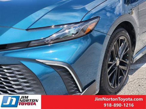 Used 2025 Toyota Camry SE w/ Convenience Package AWD/4WD image 11