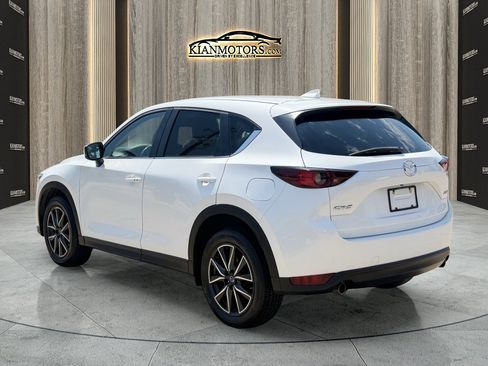 Used 2018 MAZDA CX-5 Touring w/ Preferred Equipment Package FWD image 5