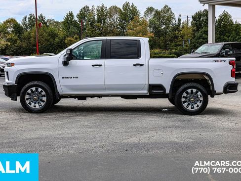 Used 2023 Chevrolet Silverado 2500 Custom w/ Custom Value Package image 9