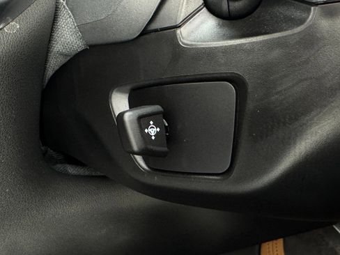 Used 2023 BMW X7 xDrive40i w/ Premium Package image 19