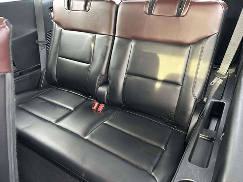 Used 2020 Ford Explorer Platinum w/ Premium Technology Package AWD/4WD image 14