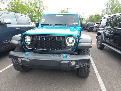 Used 2024 Jeep Wrangler Unlimited AWD/4WD image 2