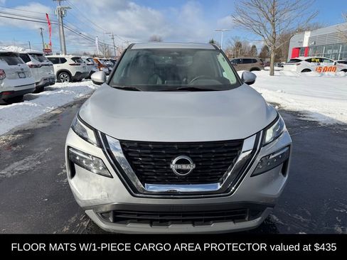 Used 2023 Nissan Rogue SV image 3