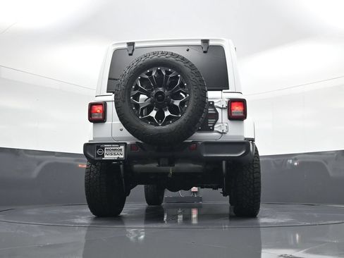 Used 2018 Jeep Wrangler Unlimited Sahara AWD/4WD image 22