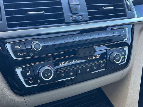 Used 2018 BMW 330i Sedan w/ Premium Package image 18