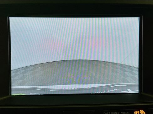 Used 2017 Ford Explorer XLT w/ Equipment Group 201A image 21