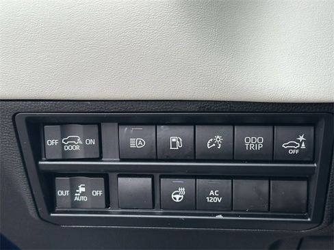 Certified 2023 Toyota Sequoia Capstone image 22