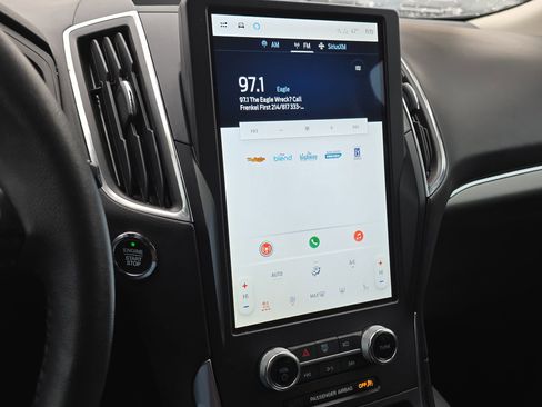 Certified 2024 Ford Edge Titanium image 17