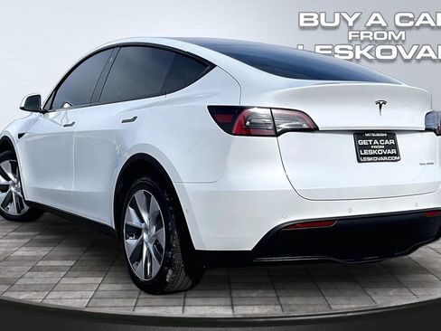 Used 2022 Tesla Model Y Long Range AWD/4WD image 2