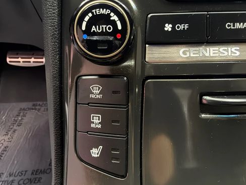 Used 2015 Hyundai Genesis 3.8 RWD image 22
