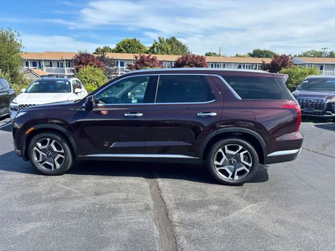 Used 2024 Hyundai Palisade Limited image 2