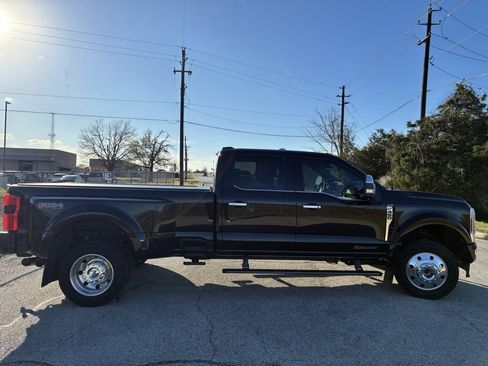 Used 2024 Ford F450 Limited w/ FX4 Off-Road Package image 2