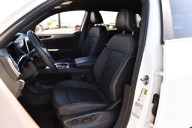 Used 2024 Volkswagen Atlas Cross Sport SE FWD image 18