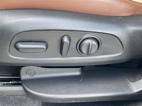 Used 2021 Chevrolet Traverse High Country image 15